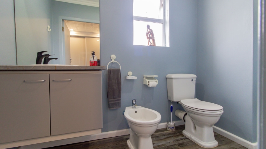 4 Bedroom Property for Sale in Yzerfontein Western Cape